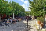 Dorfstraße im Bergdorf Omodos - Auswandern und Leben auf Zypern