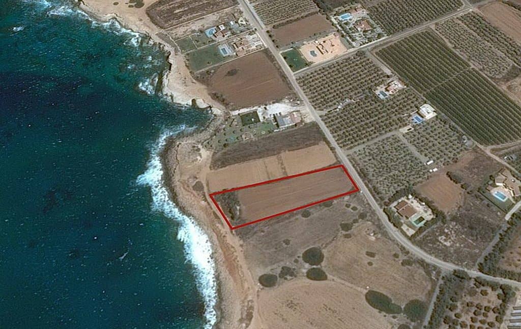 Bauland auf Zypern: Beachfront-Grundstück in exklusiver Lage im Raum Paphos zum Kauf - PFPL109
