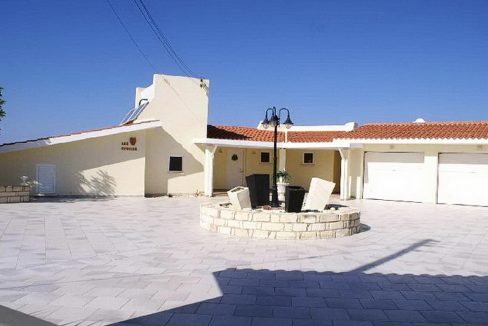 Immobilien auf Zypern: Zypern Villa in Kissonerga im Raum Paphos zum Kauf - PFSB149