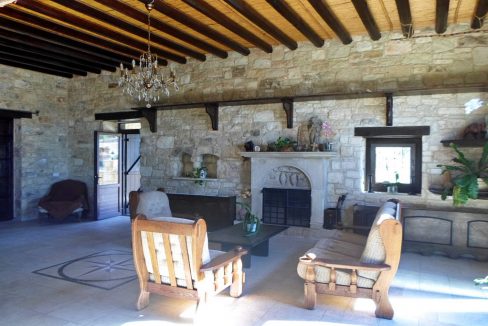 Immobilien auf Zypern: Steinhaus-Villa mit Privatpool in Pano Akourdaleia im Raum Paphos zum Kauf - PFSB173