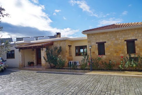 Immobilien auf Zypern: Zypern-Finca in Episkopi im Raum Paphos zum Kauf - PFSB202