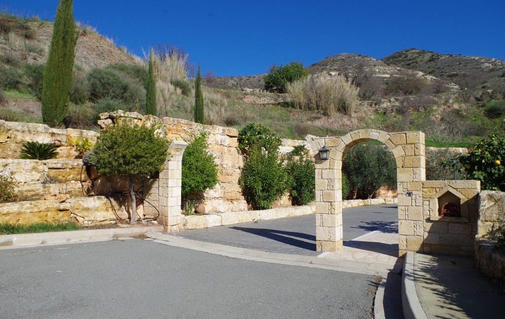 Immobilien auf Zypern: Zypern-Finca in Episkopi im Raum Paphos zum Kauf - PFSB202