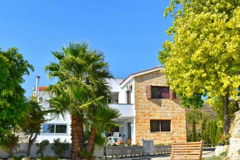 Immobilie zum Kauf auf Zypern: Zypern-Finca mit Privatpool in Armou - PFSB221